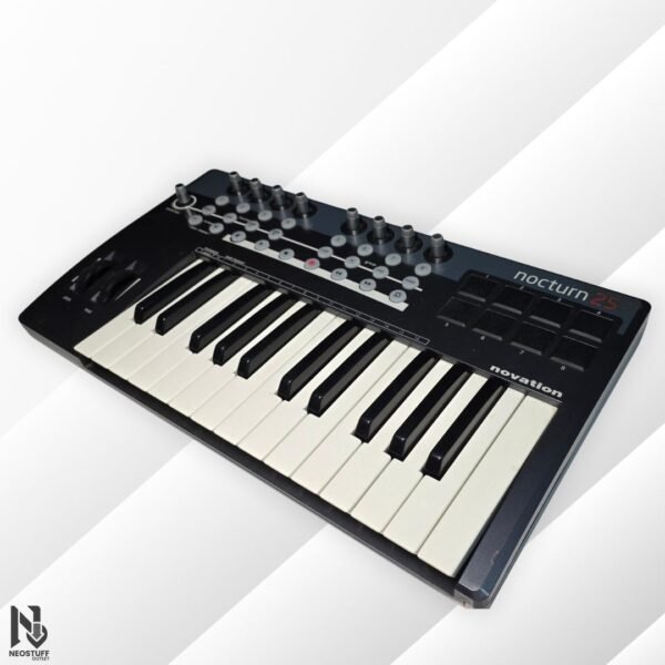 4 🎹 Controlador MIDI Novation Nocturn 25 | ¡Precisión y Control Total! | Grado A ✨