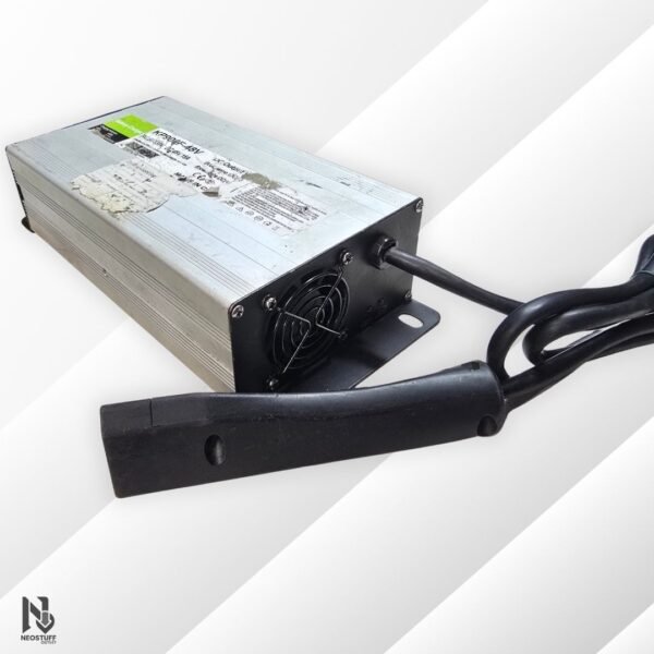 ⚡ Cargador de Baterías 48V 15A KP900F-48V | Conector de 3 Pines Redondos (Club Car) |