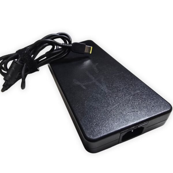 4 Cargador Genérico para Laptop Lenovo 20V 11.5A 230W Punta Rectangular